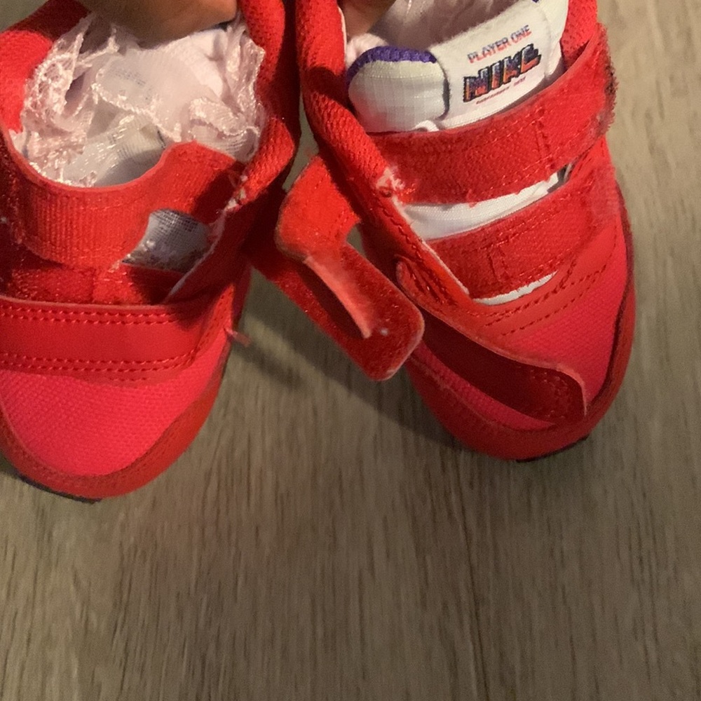 Nikes - Picture 5 of 9